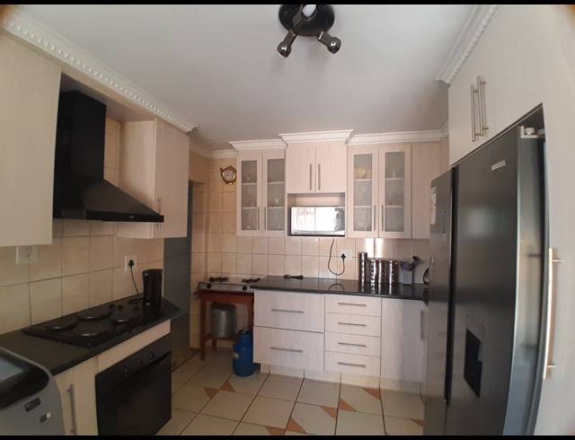 3 BEDROOM HOUSE FOR SALE IN MABOPANE  UNIT B